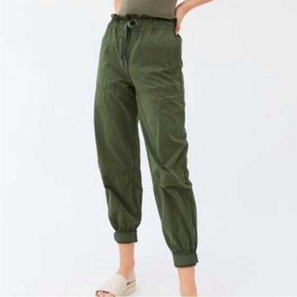 Urban Outfitters High-Waisted Paperbag Waist Jogger Pants Green - Picture 1 of 13